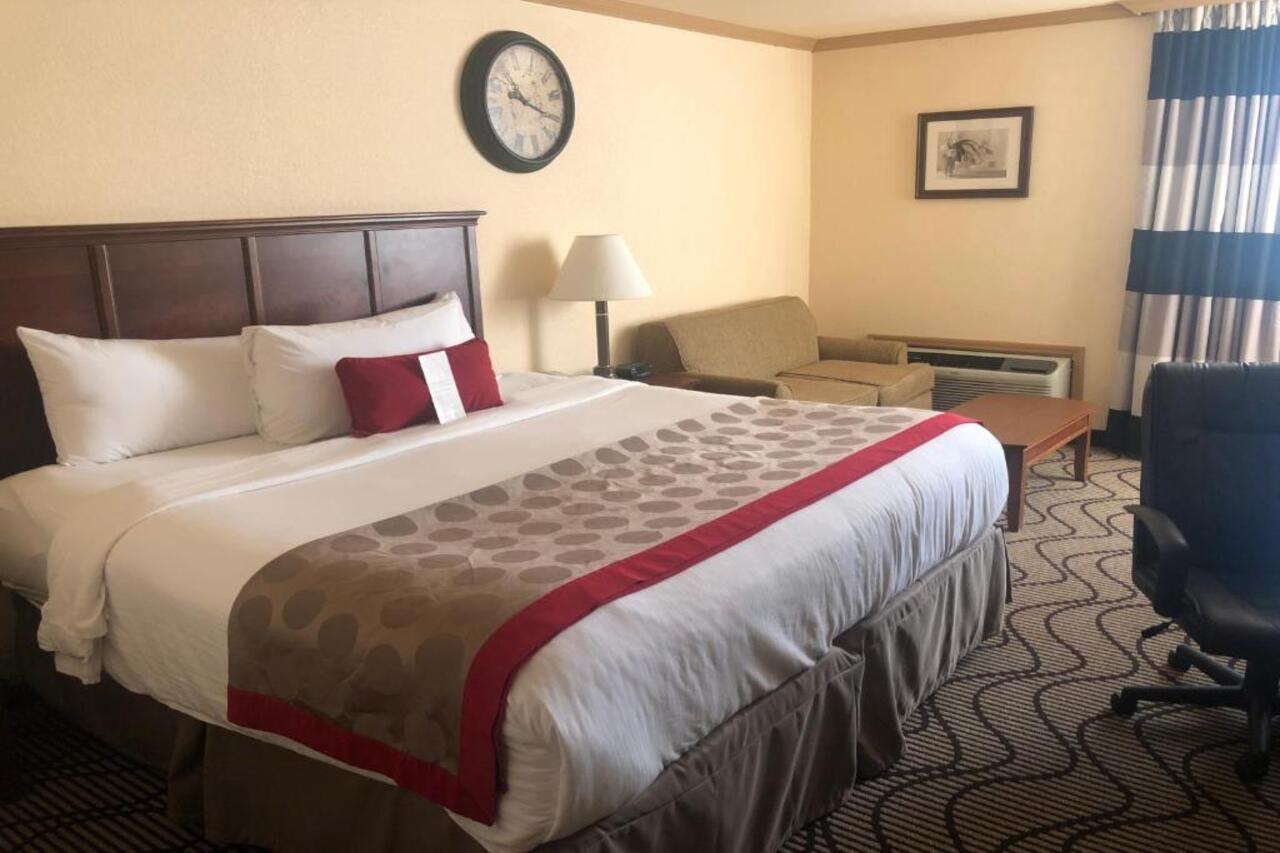 Hotel Ramada By Wyndham Birmingham Airport Extérieur photo