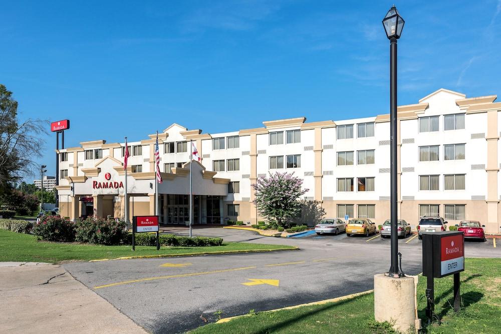 Hotel Ramada By Wyndham Birmingham Airport Extérieur photo