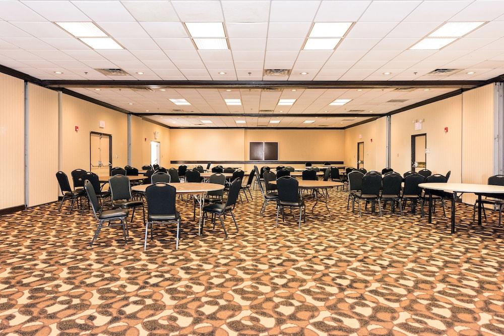 Hotel Ramada By Wyndham Birmingham Airport Extérieur photo
