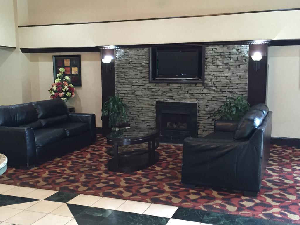 Hotel Ramada By Wyndham Birmingham Airport Extérieur photo