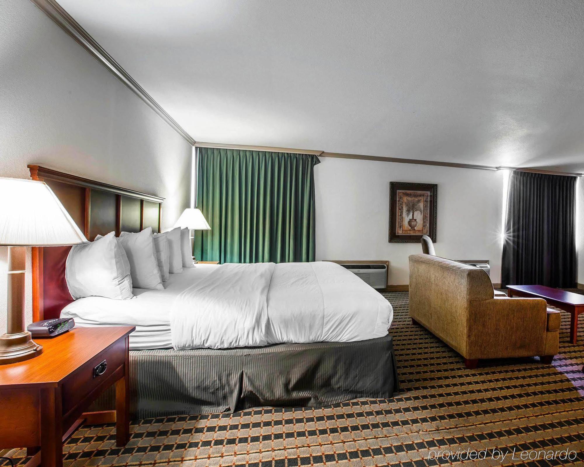 Hotel Ramada By Wyndham Birmingham Airport Extérieur photo