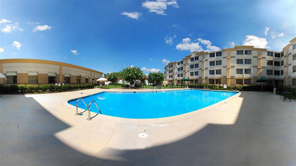 Hotel Ramada By Wyndham Birmingham Airport Extérieur photo